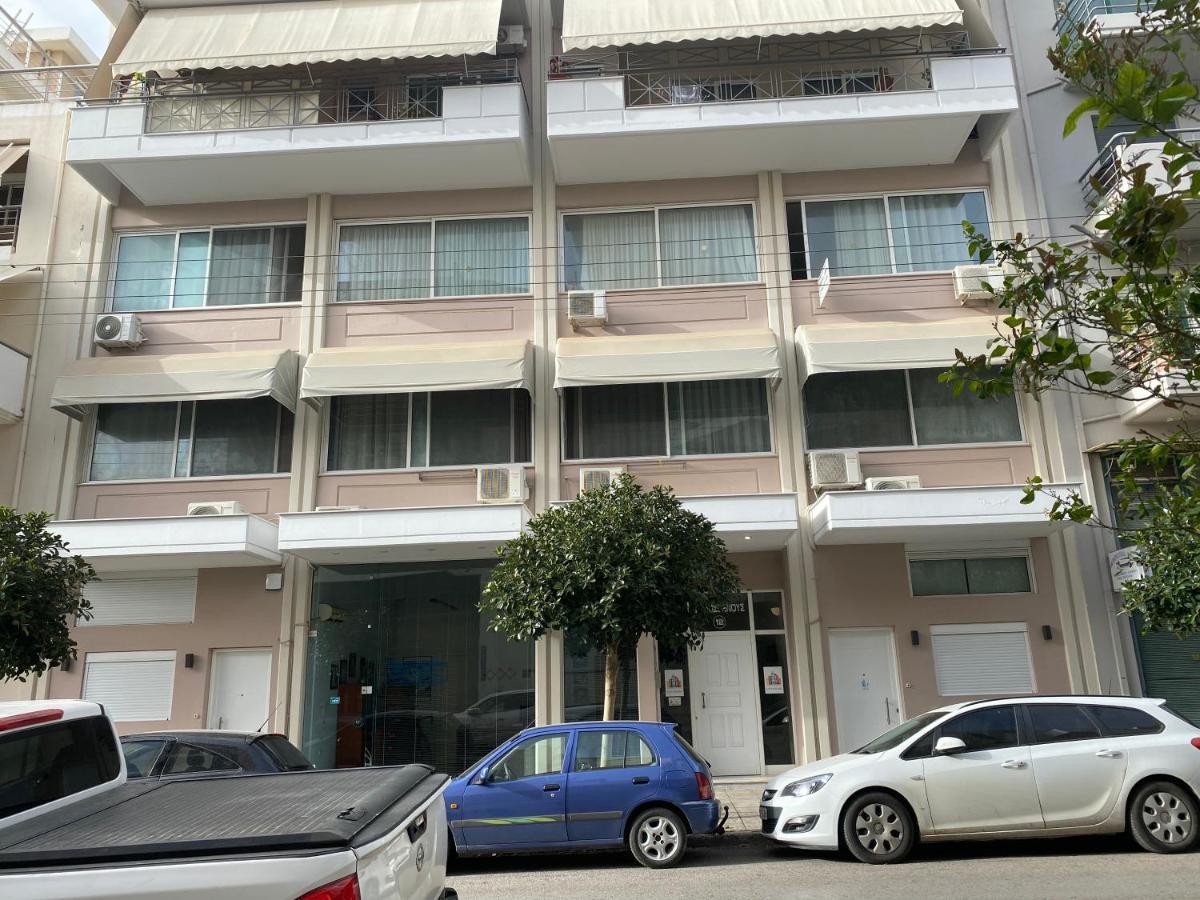 City House 3 Каламата Экстерьер фото